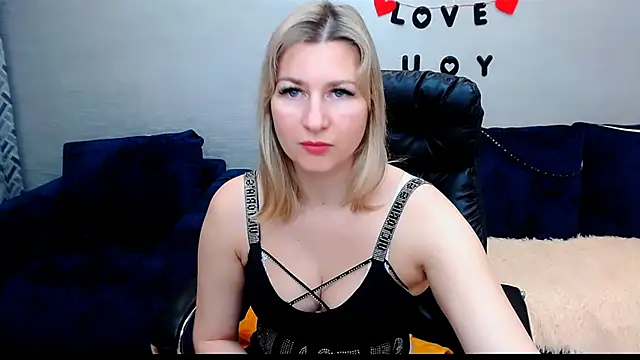 Snapshot of Incredible_Ariela chatting on 12/01/25, 09:14 Incredible Ariela online show from 12/01/25, 09:14