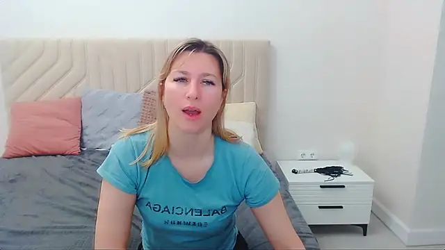 Incredible Ariela online show from 05/19/26, 06:42