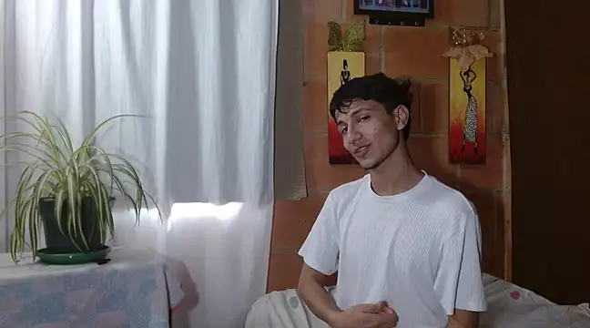 Snapshot of littlegoldenangels chatting on 01/15/25, 08:16 littlegoldenangels online show from 01/15/25, 08:16