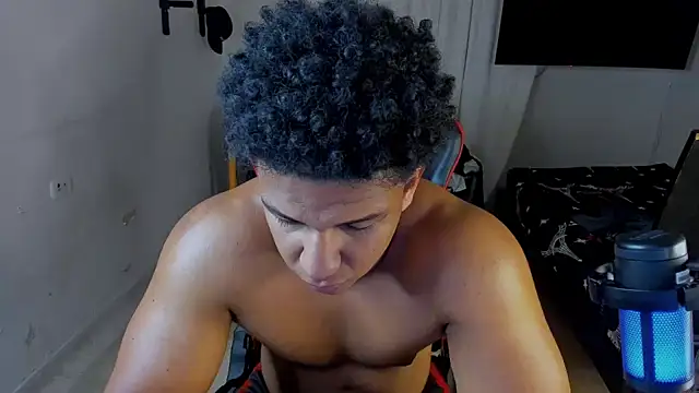 Snapshot of May_Dylan1 chatting on 10/05/25, 06:28 May Dylan1 online show from 10/05/25, 06:28