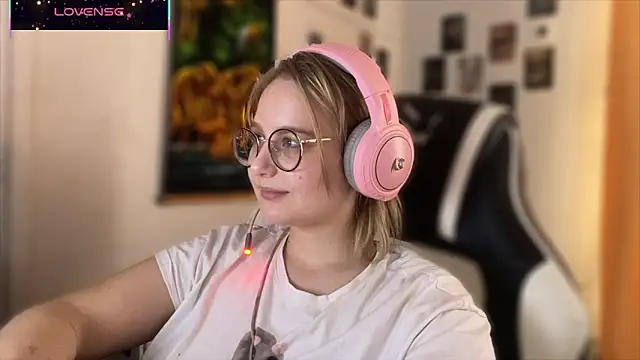 JacyWinslat online show from 10/19/25, 01:12