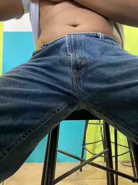 Snapshot of Brianmayers7 chatting on 10/13/25, 08:31 Brianmayers7 online show from 10/13/25, 08:31