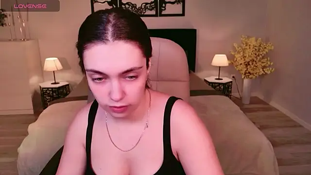 Snapshot of DaniellaLovely chatting on 11/08/25, 10:37 DaniellaLovely online show from 11/08/25, 10:37