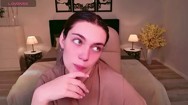 Snapshot of DaniellaLovely chatting on 11/09/25, 10:57 DaniellaLovely online show from 11/09/25, 10:57