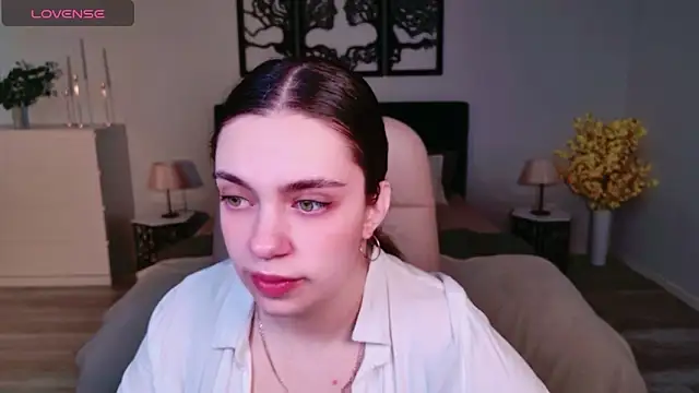 Snapshot of DaniellaLovely chatting on 11/16/25, 10:43 DaniellaLovely online show from 11/16/25, 10:43