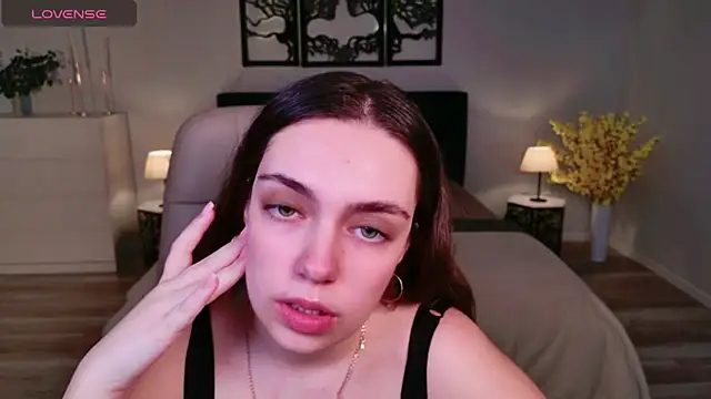 Snapshot of DaniellaLovely chatting on 11/18/25, 10:41 DaniellaLovely online show from 11/18/25, 10:41