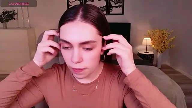 Snapshot of DaniellaLovely chatting on 12/14/25, 11:04 DaniellaLovely online show from 12/14/25, 11:04