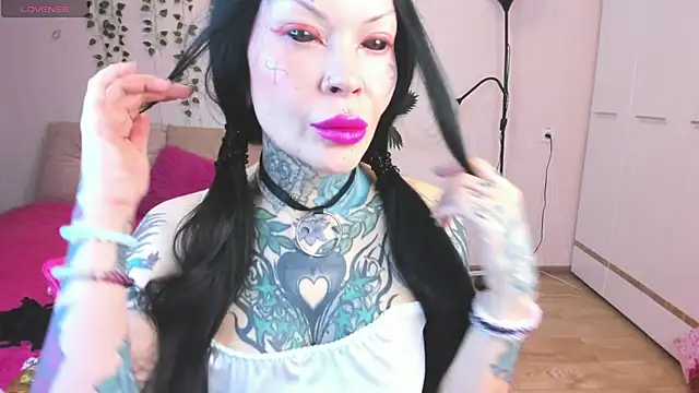 Megan Black Moon online show from 12/05/25, 04:10