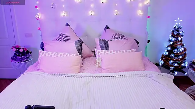 JulieTaylors online show from 12/06/24, 01:44