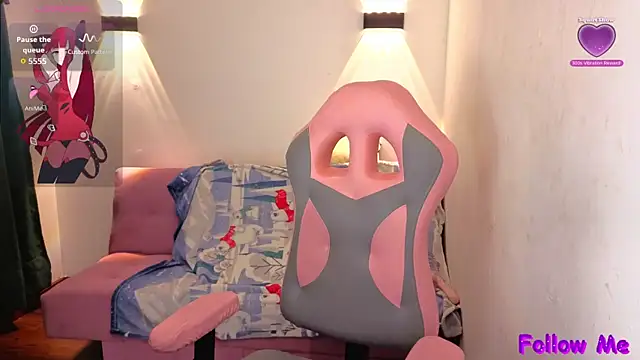 Snapshot of vittorialombardi__ chatting on 12/05/25, 07:50 vittorialombardi online show from 12/05/25, 07:50