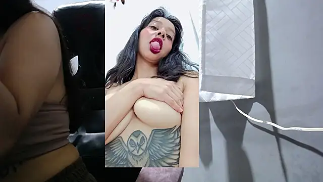 Snapshot of ladynemesis chatting on 10/30/25, 09:37 ladynemesis online show from 10/30/25, 09:37