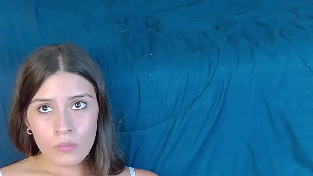 zoee moretti online show from 02/01/25, 10:23