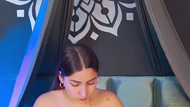zoee moretti online show from 09/09/25, 12:48