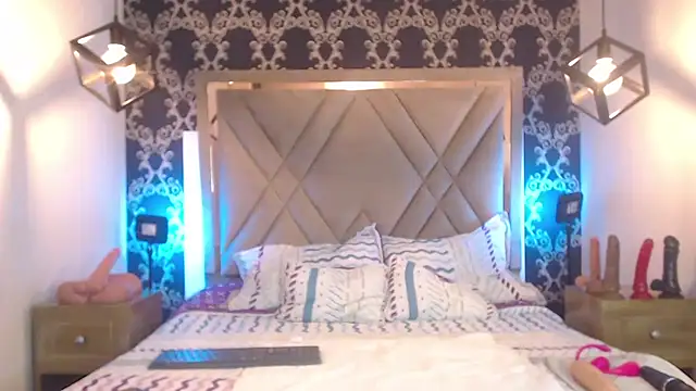 ToriJackes online show from 10/17/25, 02:08