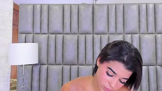 TiaraRosse online show from 02/11/25, 07:54