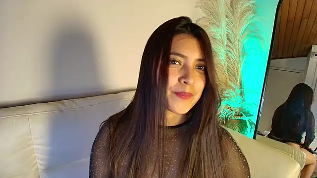 Rebeca Williams  online show from 02/04/25, 02:17