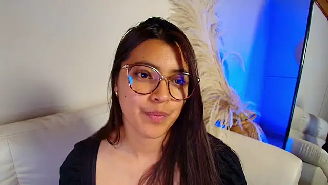 Rebeca Williams  online show from 02/06/25, 05:14