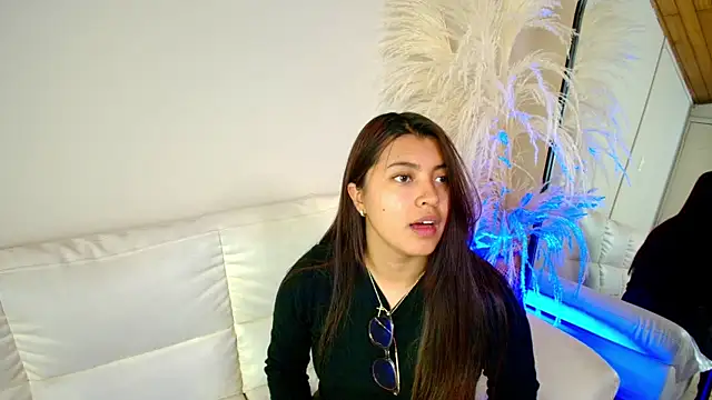 Rebeca Williams  online show from 02/20/25, 12:19