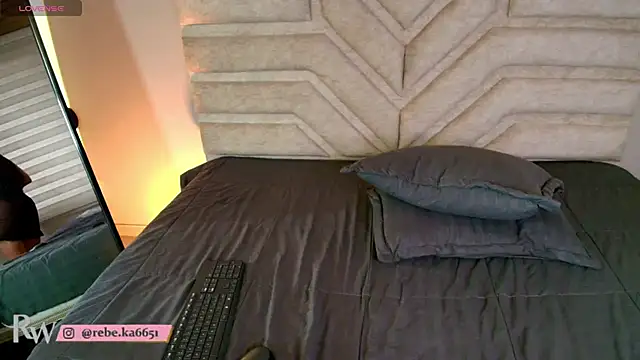 Rebeca Williams  online show from 03/11/25, 06:08