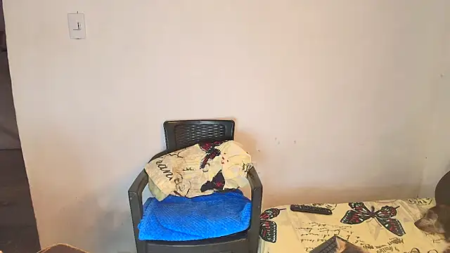 Snapshot of Oh_Tique chatting on 11/28/25, 07:38 Oh Tique online show from 11/28/25, 07:38