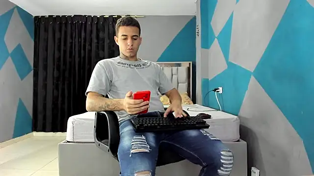 simookeler online show from 12/18/24, 06:32