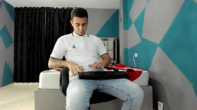 simookeler online show from 01/05/25, 01:45