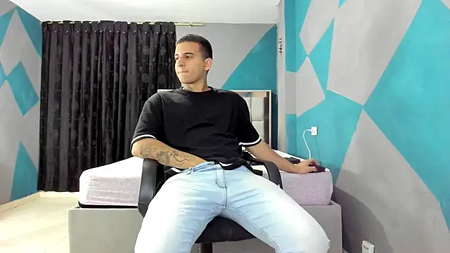 simookeler online show from 02/25/25, 04:14