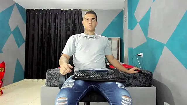 simookeler online show from 03/15/25, 02:46