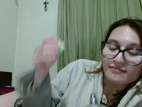 kittenlizz online show from 12/08/24, 12:07