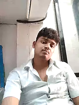 Snapshot of heartless__95 chatting on 02/17/25, 10:07 heartless  95 online show from 02/17/25, 10:07