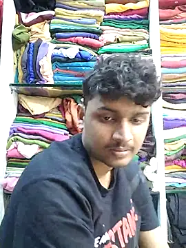 Snapshot of heartless__95 chatting on 02/18/25, 11:33 heartless  95 online show from 02/18/25, 11:33