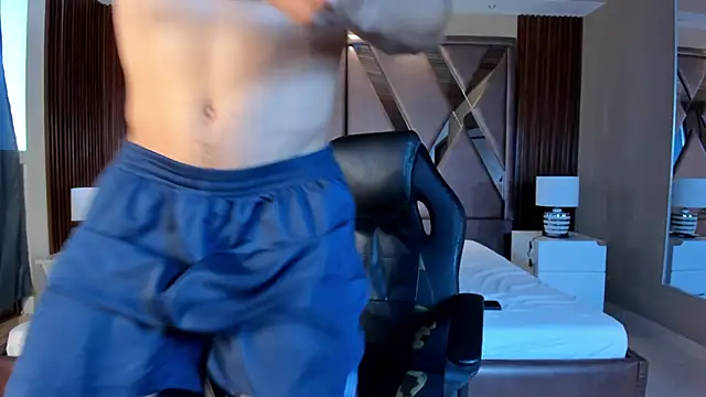 Aaron Scoot online show from 12/05/24, 09:06