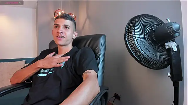 Aaron Scoot online show from 12/18/24, 11:30