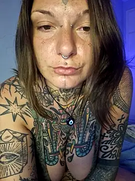 lizzardqueeen online show from 10/14/25, 05:47