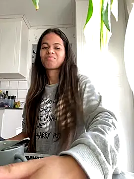 Gaby pinheirO online show from 10/14/25, 08:15