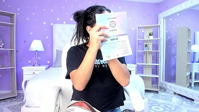 scarlette 15  online show from 09/18/25, 03:30