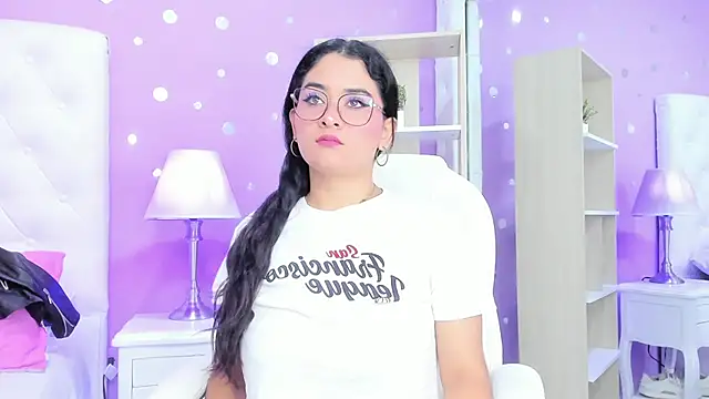 scarlette 15  online show from 11/26/25, 03:18