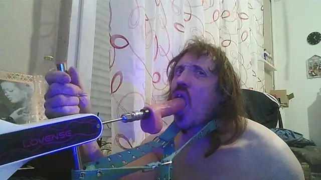 cyril020202 online show from 12/05/25, 12:14