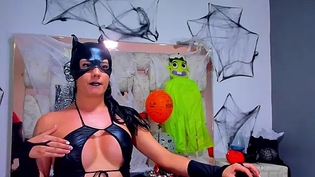 ZachaTompson online show from 10/31/25, 09:49