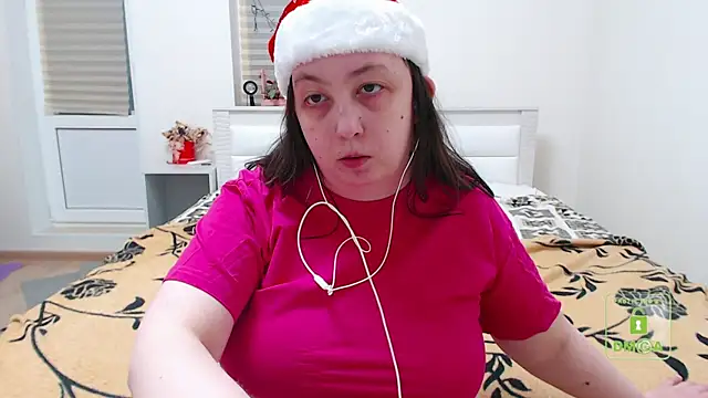 cute and hot online show from 12/23/24, 12:52