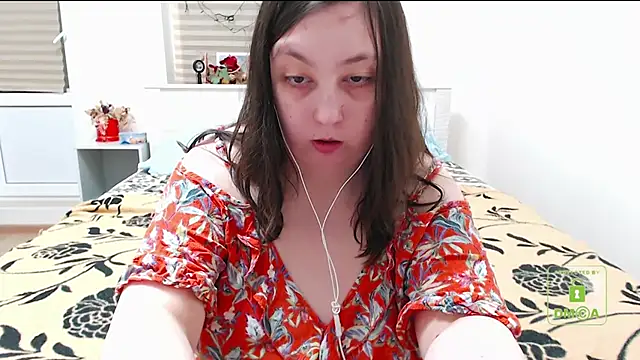 cute and hot online show from 12/31/24, 06:57