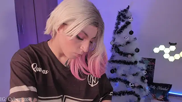 cyberzoe online show from 12/01/25, 07:52