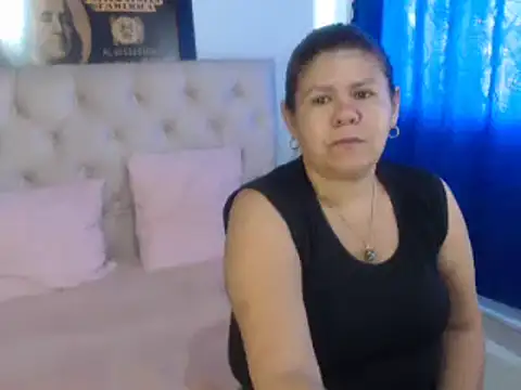 NATHYHOTT online show from 01/13/25, 01:28