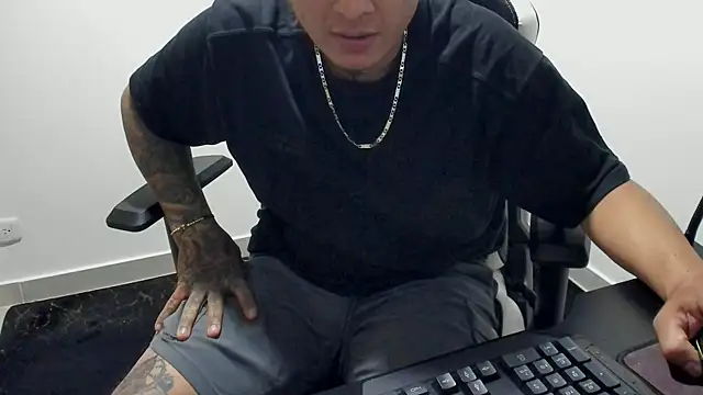 Snapshot of stebankechima chatting on 11/01/25, 11:07 stebankechima online show from 11/01/25, 11:07