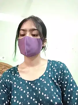 Snapshot of Arisha- chatting on 05/18/26, 08:42 Arisha- online show from 05/18/26, 08:42