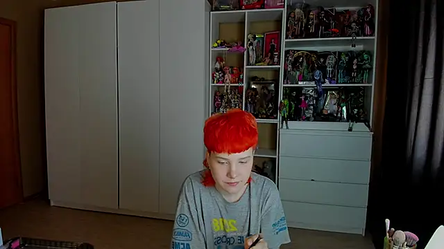 School Love online show from 06/05/26, 07:03