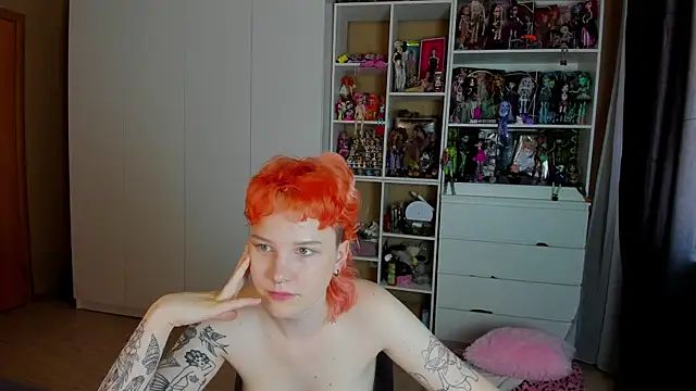 School Love online show from 06/11/26, 08:12
