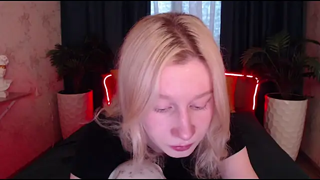 EnigmaSee online show from 10/28/25, 08:18