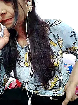 Snapshot of wildsakhi chatting on 02/18/25, 05:31 wildsakhi online show from 02/18/25, 05:31