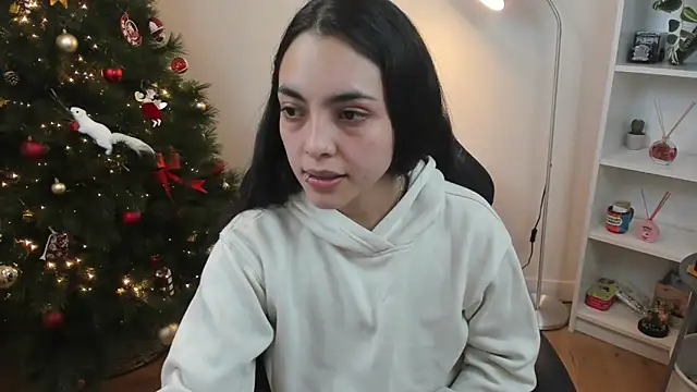  BellaEvans  online show from 12/30/24, 05:58